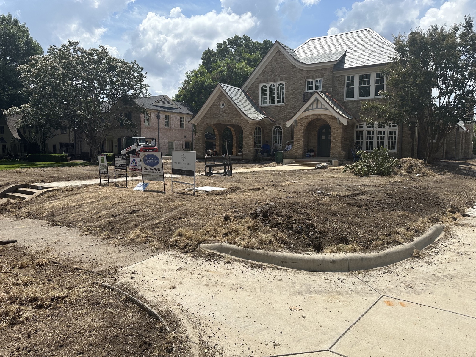 Historical Tudor front yard detail - historical Tudor landscape design by Original Landscape Concepts in Lakewood, Dallas