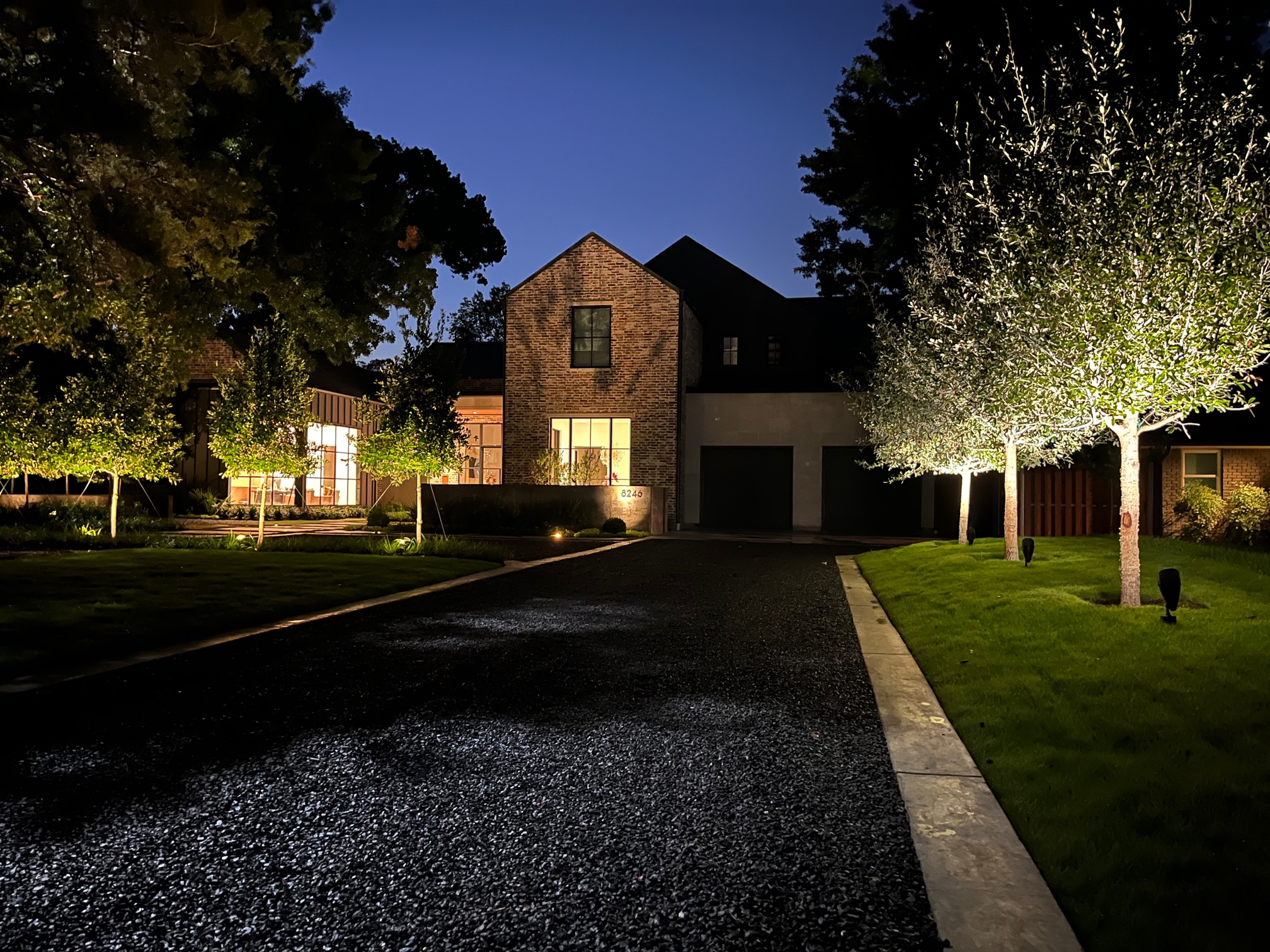 Modern traditional auto court pool estate in Lakewood Dallas